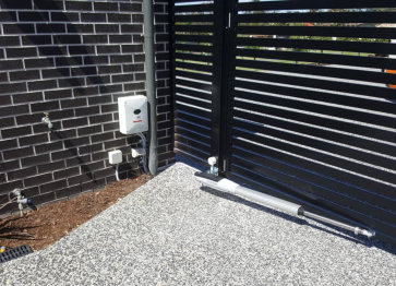 Inštalacije električnih napeljav in naprav, montaže strelovodnih napeljav in naprav, inštalacije šibkega toka, montaže avtomatskih dvoriščnih vrat in avtomatskih zapornic, inštalacije alarmnih naprav in video nadzorov, inštalacije računalniških mrež.