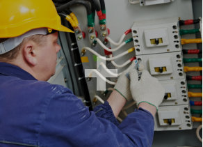 Inštalacije električnih napeljav in naprav, montaže strelovodnih napeljav in naprav, inštalacije šibkega toka, montaže avtomatskih dvoriščnih vrat in avtomatskih zapornic, inštalacije alarmnih naprav in video nadzorov, inštalacije računalniških mrež.