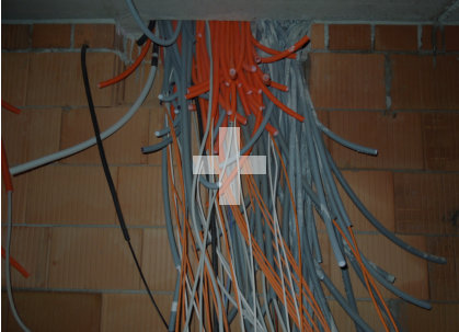 Inštalacije električnih napeljav in naprav, montaže strelovodnih napeljav in naprav, inštalacije šibkega toka, montaže avtomatskih dvoriščnih vrat in avtomatskih zapornic, inštalacije alarmnih naprav in video nadzorov, inštalacije računalniških mrež.