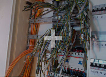 Inštalacije električnih napeljav in naprav, montaže strelovodnih napeljav in naprav, inštalacije šibkega toka, montaže avtomatskih dvoriščnih vrat in avtomatskih zapornic, inštalacije alarmnih naprav in video nadzorov, inštalacije računalniških mrež.