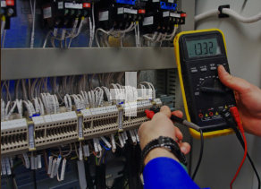 Inštalacije električnih napeljav in naprav, montaže strelovodnih napeljav in naprav, inštalacije šibkega toka, montaže avtomatskih dvoriščnih vrat in avtomatskih zapornic, inštalacije alarmnih naprav in video nadzorov, inštalacije računalniških mrež.